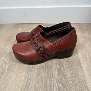 Söfft Women's Capree Red/Brown Leather Buckle Studded Clog Shoes Size 10M
